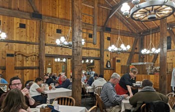 barn-restaurant-dining-room