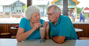 Soda-Fountain-1920s-couple-milk-shake