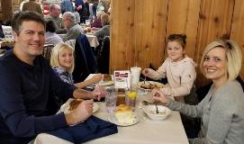 Family-dining-at-Barn-Restaurant