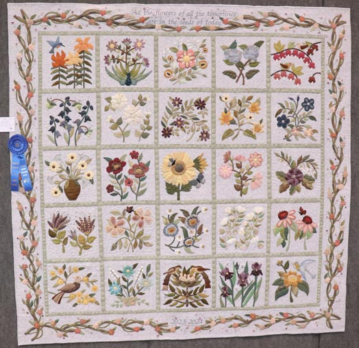 Caswell-LargeMixedTechnique-Quilt-winner-QuiltShow2025