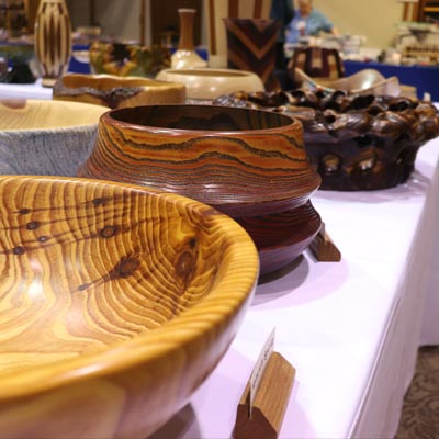 carved-wooden-bowls-at-woodcarvers-show