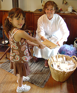 Carding Wool Spinning Shop